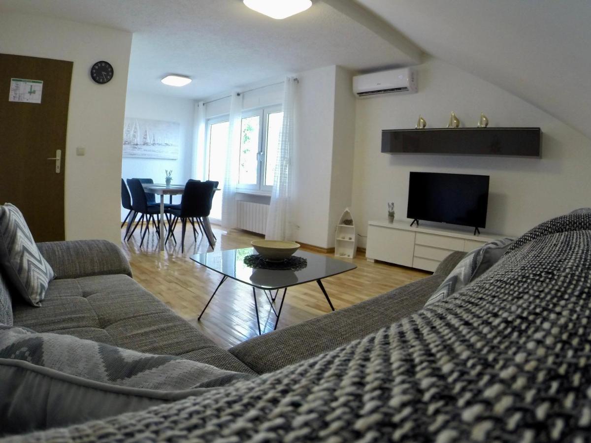 Holiday Apartment Lavanda Sumpetar Jesenice  Luaran gambar